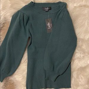 Lightweight sweater with three quarter sleeves